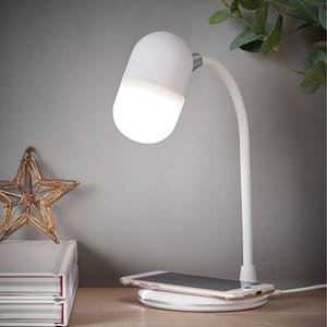 Gadget with logo Wireless charger Lamp Speaker CAPUSLA Gadget with logo wireless charging office lamp with 4.2 wireless speaker. It has adjustable light intensity with 3 types: day light, cold light and natural light. Output: DC5V/1A (5W). Compatible latest androids, iPhone®8, X and newer. Depending on the surface we can use embroidery, engraving, 360° imprint or screen print.