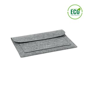 Laptop bag with logo POUCHLO Laptop bag with logo in RPET felt, 2mm thick, with front pocket and hook and loop closing. Storage for documents. Available colors: Dark Grey, Grey Dimensions: 37X26CM Width: 26 cm Length: 37 cm Volume: 1.015 cdm3 Gross Weight: 0.124 kg Net Weight: 0.114 kg Depending on the surface we can use embroidery, engraving, 360° imprint or screen print.