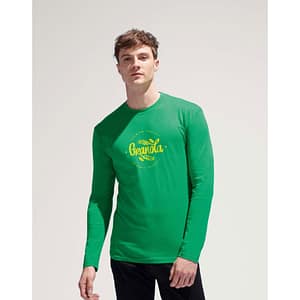 T-shirt with logo Monarch men ls T-shirt with logo and reinforced neck seam, elastic ribbed collar, straight cuffs, tubular knit. Fabric details: 150g/m², single jersey, 100% semi-combed ring spun cotton. Depending on the surface we can use embroidery, engraving, 360° imprint or screen print.