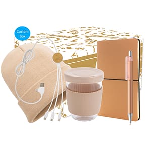 Gift box Onboarding Elegant Office Onboarding gift with personalized fullcolour print on the outside Personalized card in your house style with your personal message (A5 format) Metallic pen, brown Impact Pollyanna® hat with AWARE™ tracer, brown Ukiyo silicate glass with silicone lid and sleeve, brown Ontario 6-in-1 cable Modern, luxurious softcover notebook A5, brown Magnus Business Gifts is your partner for merchandising, gadgets or unique business gifts since 1967. Certified with Ecovadis gold!