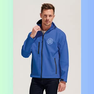 Softshell jacket with logo REPLAY MEN SOL'S REPLAY men softshell jacket 340g. 2 zipped side pockets and 1 zipped chest pocket. Adjustable waist drawstring. Adjustable cuffs with self-gripping fastener. Hood with drawstring. Fabric details: 94% polyester, 6% elastane. Fleece lining : 100% polyester. 3 layers. 8000 mm waterproof and breathable membrane. OEKO-TEX®. Only Sold with Print. Magnus Business Gifts is your partner for merchandising, gadgets or unique business gifts since 1967. Certified with Ecovadis gold!